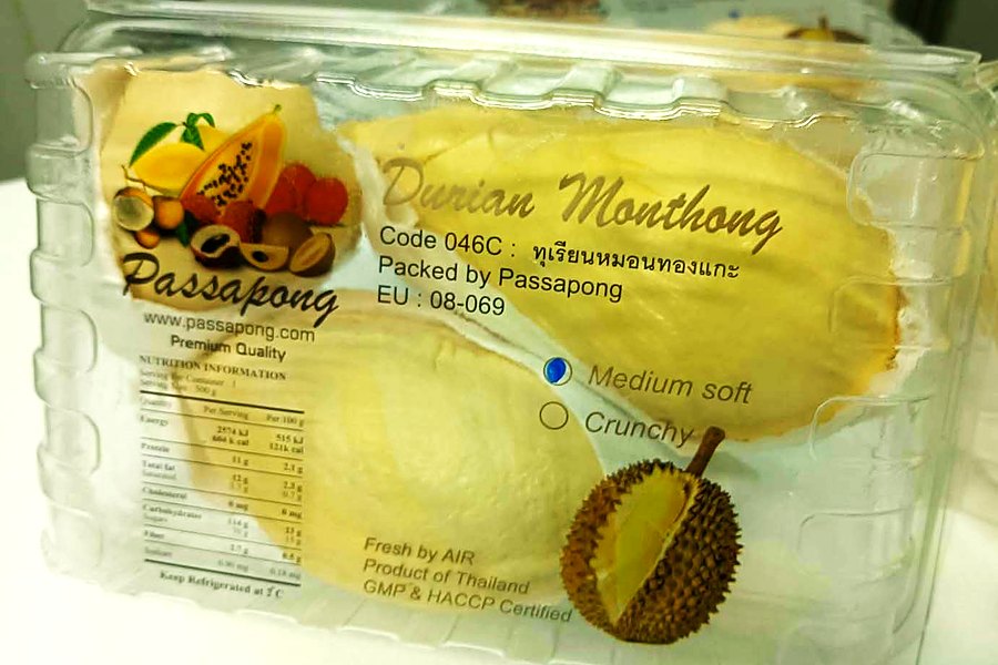Peeled Monthong durian in the printed Passapong retail box